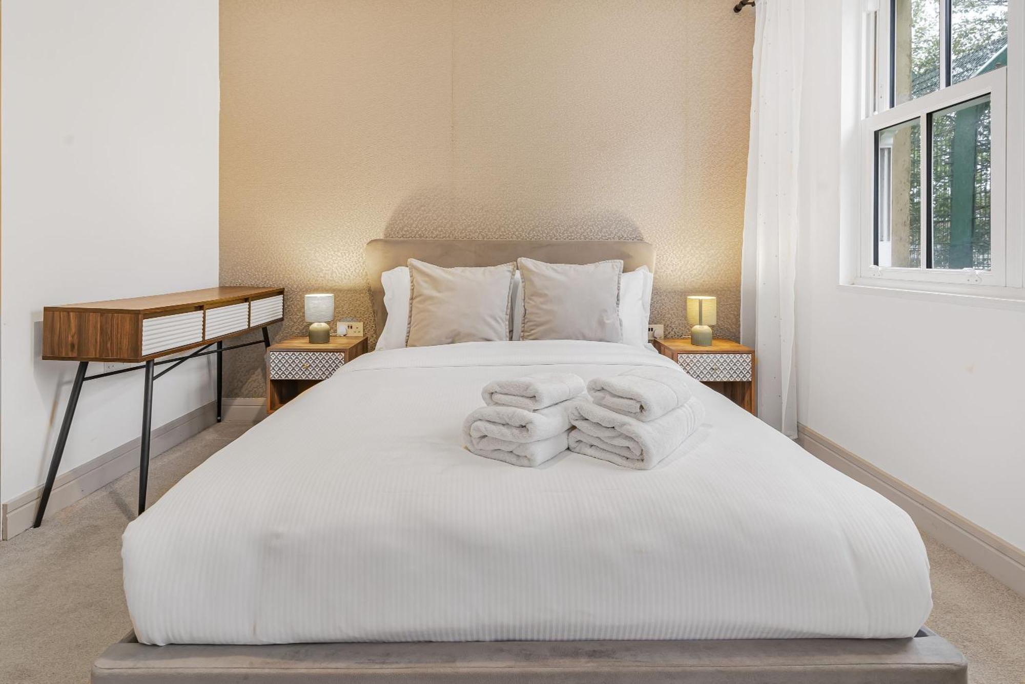 Stylish Modern Apartments By Livestay Short Lets & Serviced Accommodation London Nw6 Екстериор снимка